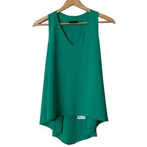 Vici Green V-Neck Sleeveless Blouse High Low Hem Size Small Relaxed Fit Tank Top